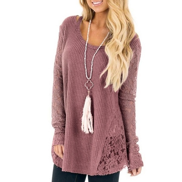 Tops - ONE LEFT❗️Tunic with Lace details